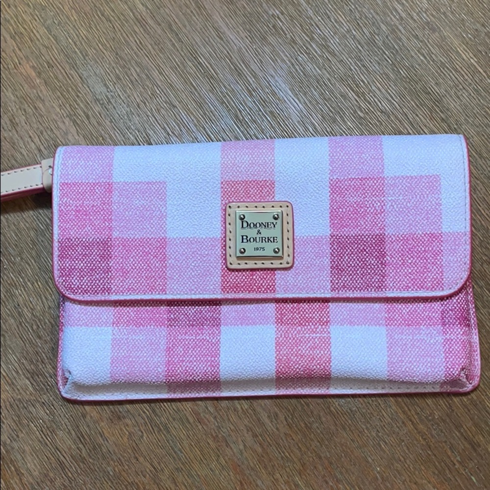 Dooney & Bourke wallet